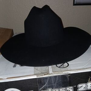 Stylish Black Wide-Brim Hat